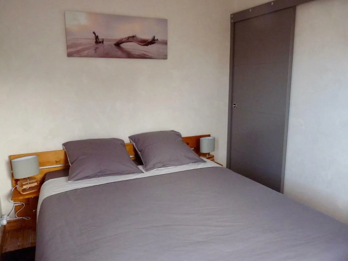 Suite à 800m de la plage Saint-Lunaire 0*,  France